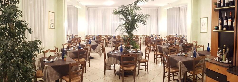 פסארו Hotel Gala מראה חיצוני תמונה