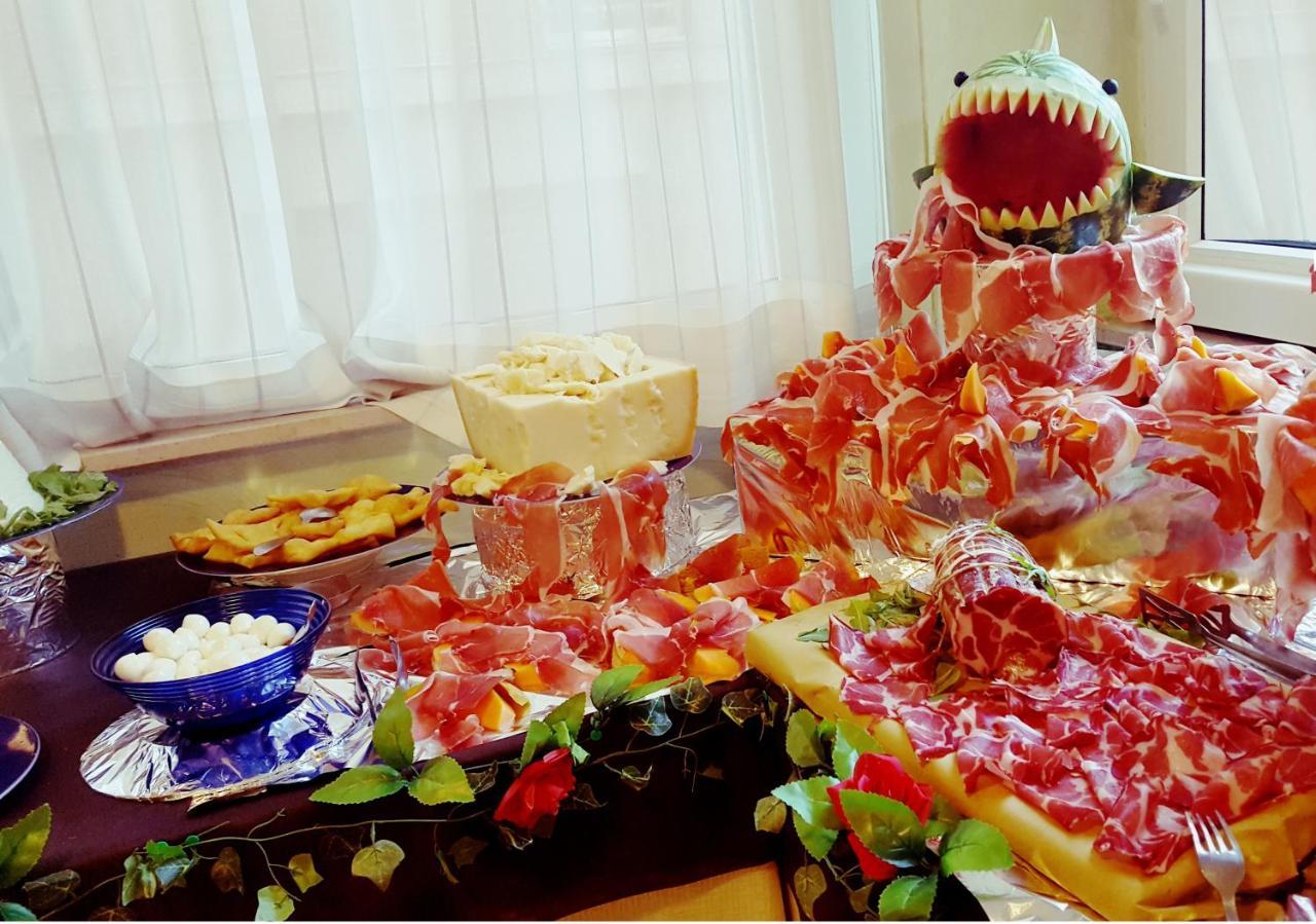 פסארו Hotel Gala מראה חיצוני תמונה