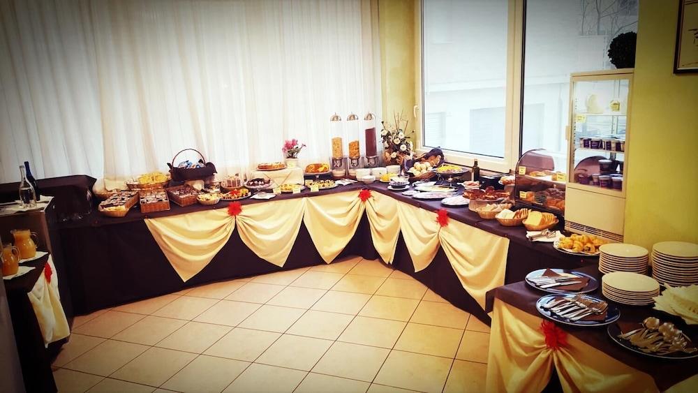 פסארו Hotel Gala מראה חיצוני תמונה