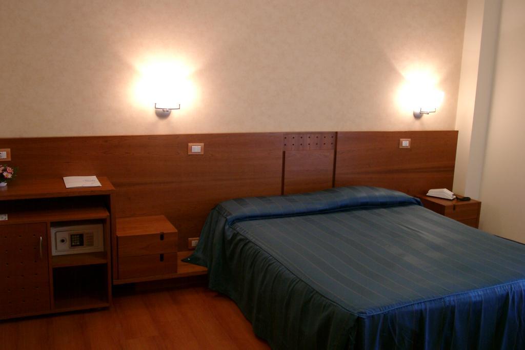 פסארו Hotel Gala מראה חיצוני תמונה