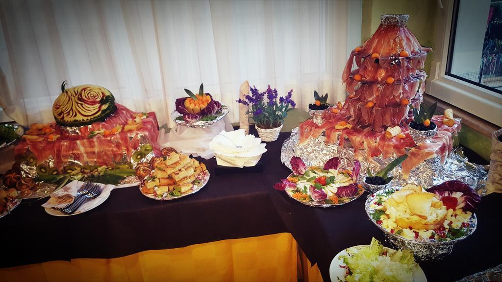 פסארו Hotel Gala מראה חיצוני תמונה